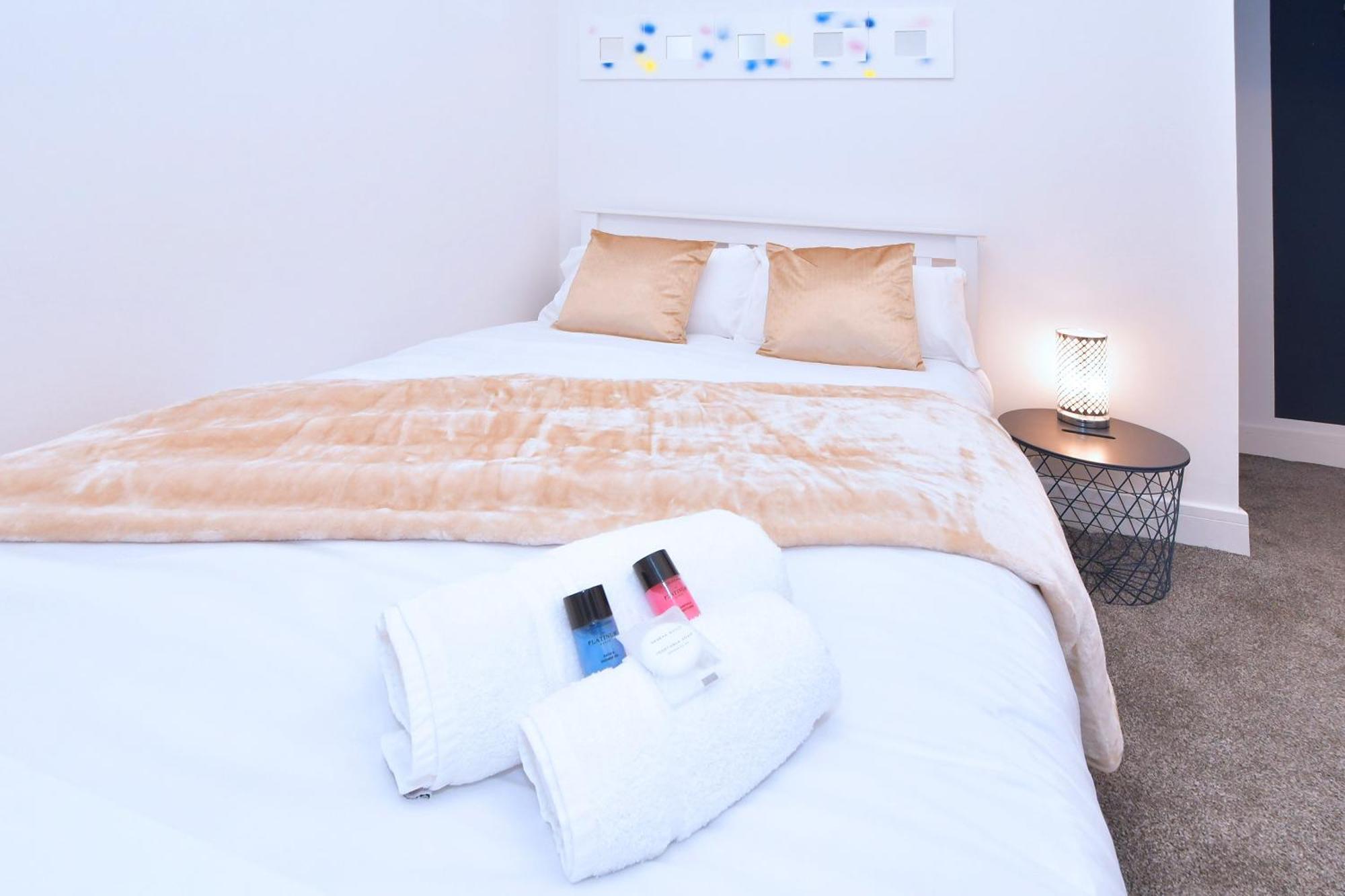 Townhouse @ Henry Street Crewe Hotel Екстериор снимка